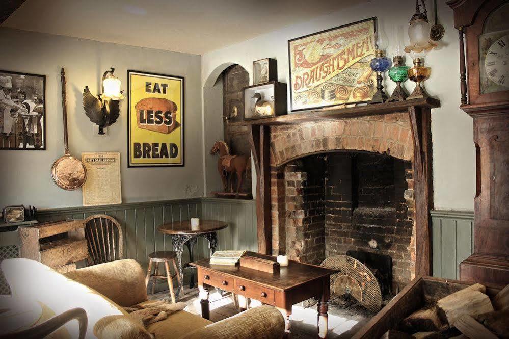 Black Swan Hotel Devizes Dış mekan fotoğraf